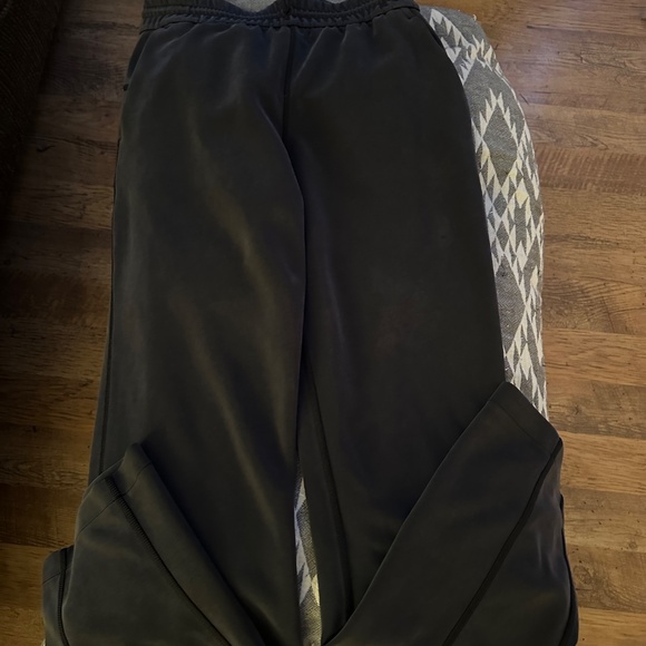 Lululemon Wide-Leg Pants – Size 6 - Picture 2 of 3